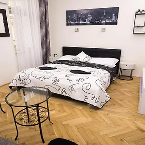 Апартаменты Black & White By Wenceslas Square And Muzeum, Прага